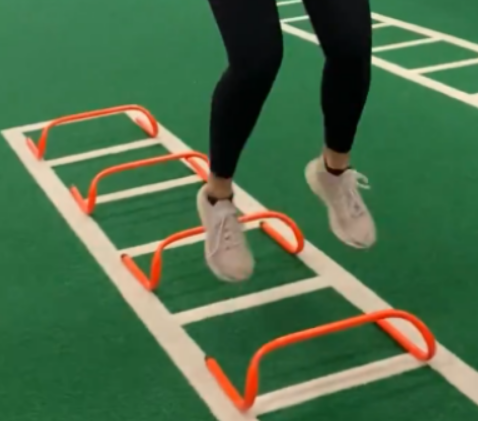 Peran Hurdle (Rintangan Mini) dalam Latihan Sepak Bola