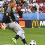 celana-kiper-panjang-dalam-sepak-bola