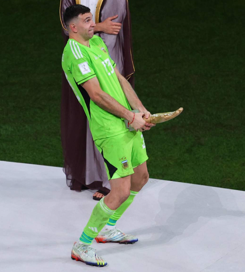 golden-glove-dalam-sepak-bola
