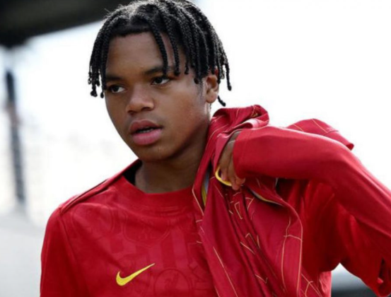 profil-pemain-rio-ngumoha-bintang-muda-liverpool