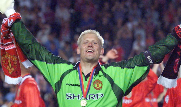 peter-shcmeichel-menyindir-keras-tim-sepak-bola-arsenal