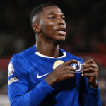 caicedo-tidak-mau-dibandingkan-dengan-legenda-chelsea-ini