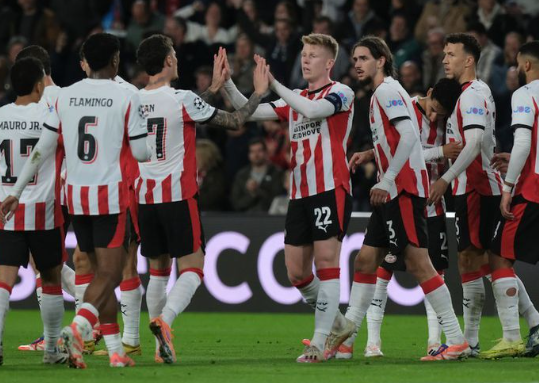 hasil-akhir-pertandingan-eindhoven-vs-napoli