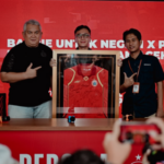 persija-melelang-jersey-bersejarah-untuk-bantu-korban-sumatera